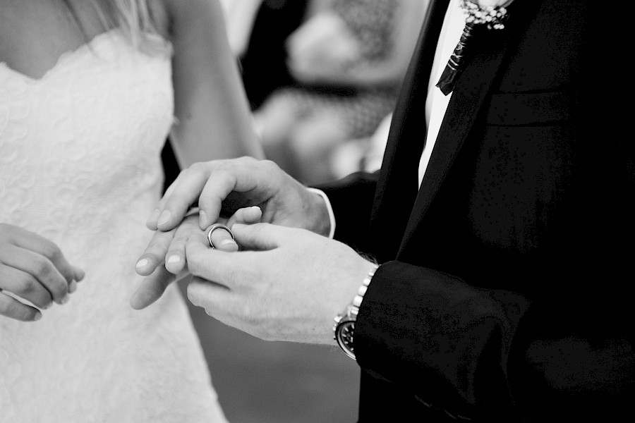 Katja Velmans Hochzeitsfotograf Düsseldorf – Kirchliche Trauung in der Düsseldorfer Altstadt