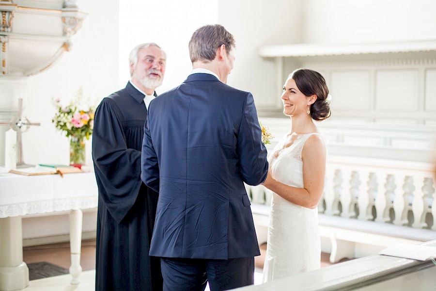 Katja Velmans Hochzeitsfotograf Düsseldorf – Waldkirche Schloss Linnep