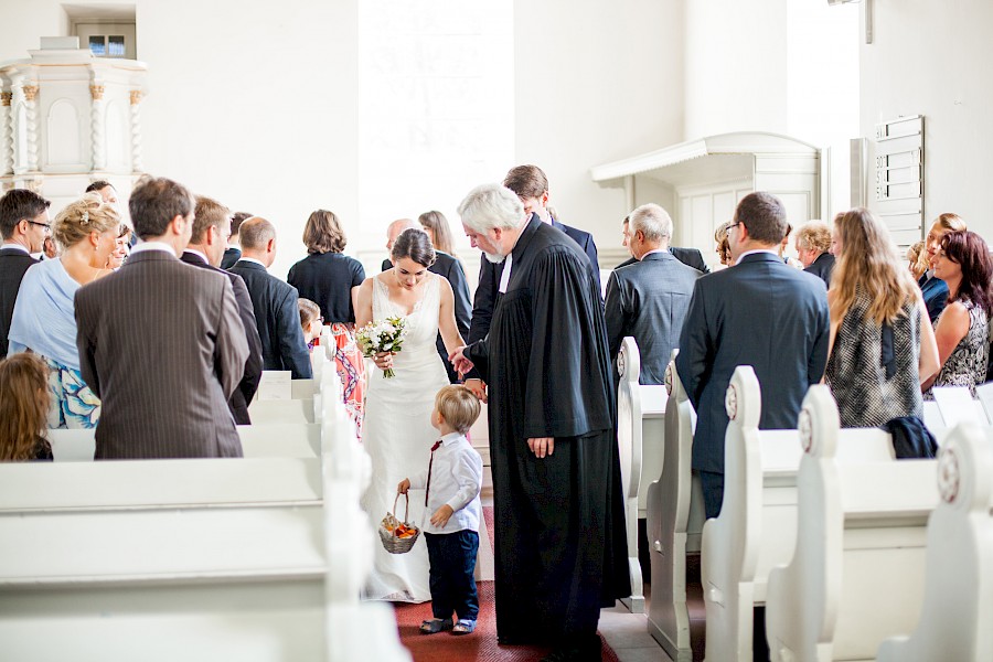 Katja Velmans Hochzeitsfotograf Düsseldorf – Waldkirche Schloss Linnep