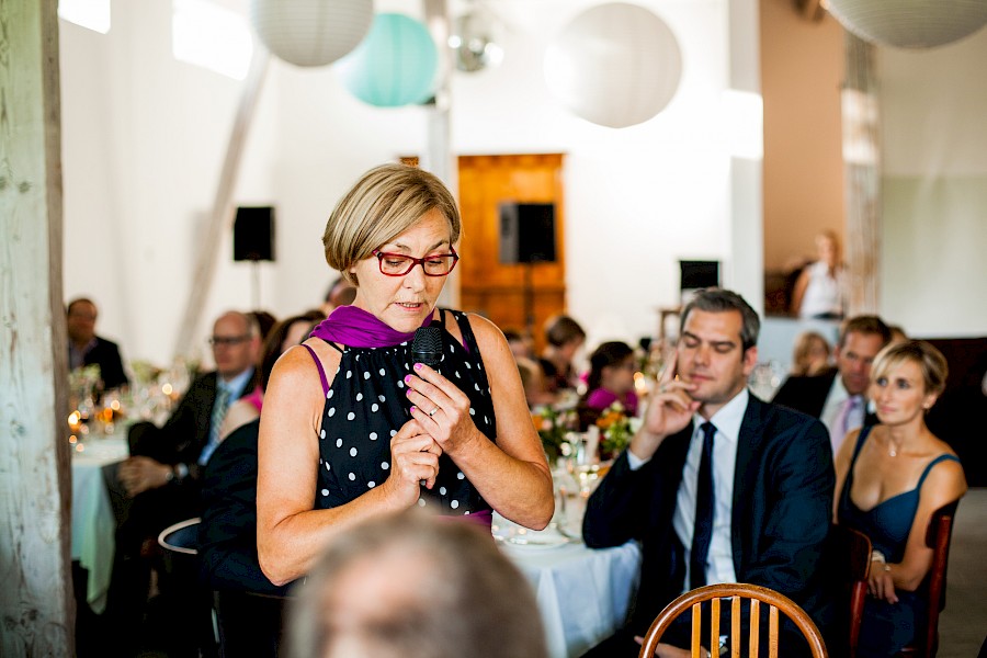 Katja Velmans Hochzeitsfotograf Düsseldorf – Waldkirche Schloss Linnep