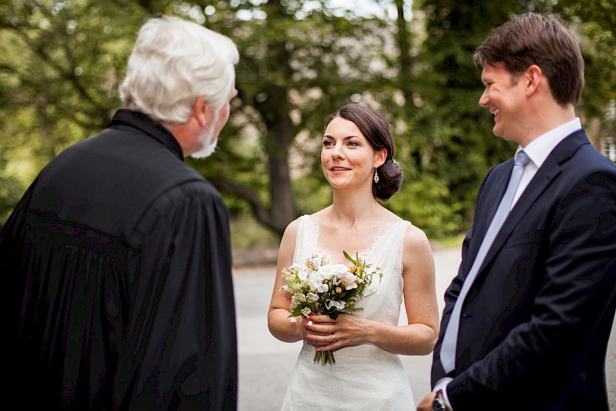Katja Velmans Hochzeitsfotograf Düsseldorf – Waldkirche Schloss Linnep