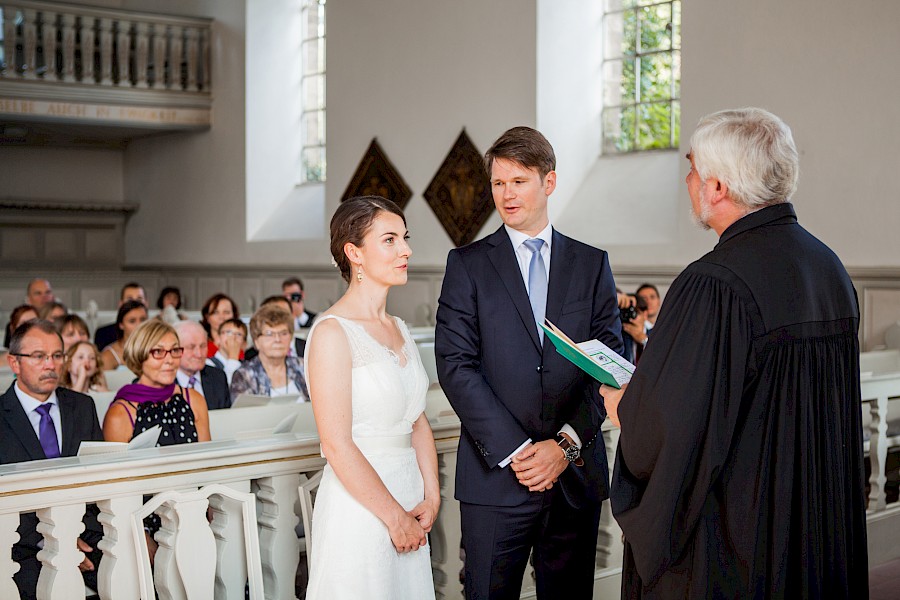 Katja Velmans Hochzeitsfotograf Düsseldorf – Waldkirche Schloss Linnep