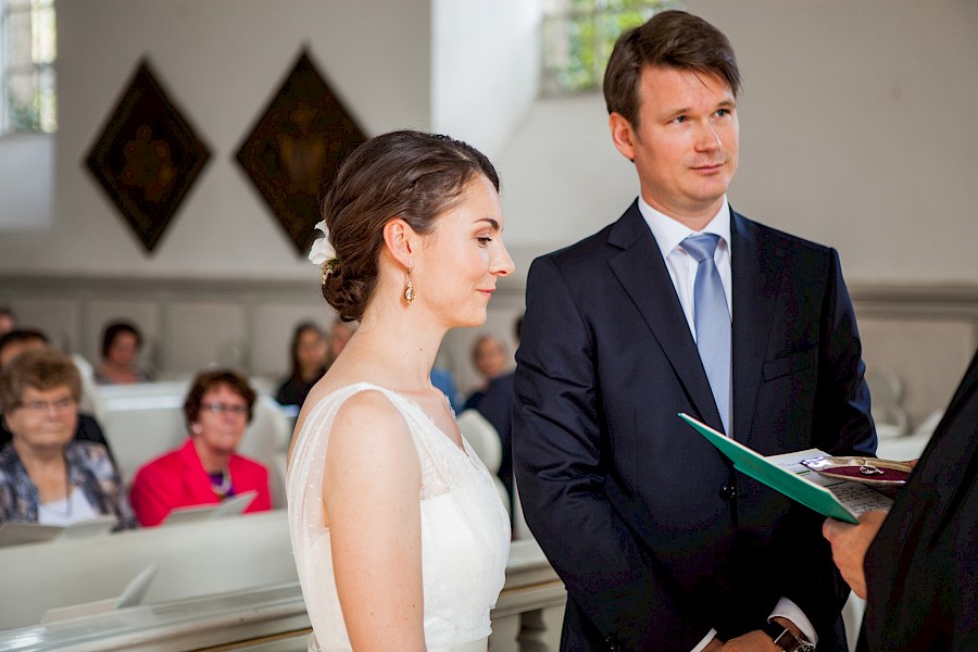 Katja Velmans Hochzeitsfotograf Düsseldorf – Waldkirche Schloss Linnep