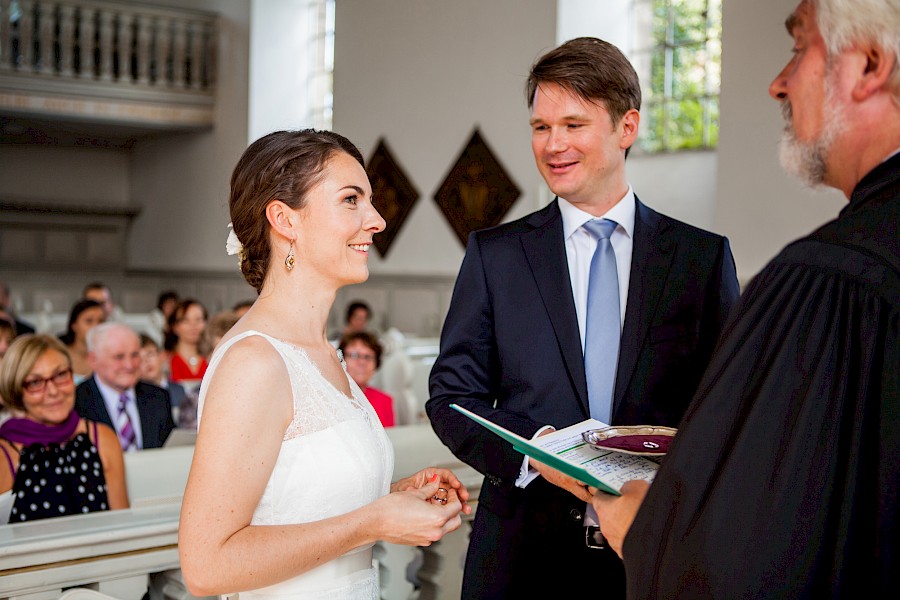 Katja Velmans Hochzeitsfotograf Düsseldorf – Waldkirche Schloss Linnep