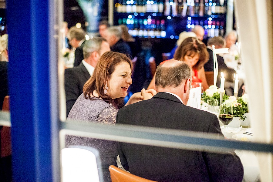 Katja Velmans Hochzeitsfotograf Düsseldorf – Landhaus Mönchenwerth