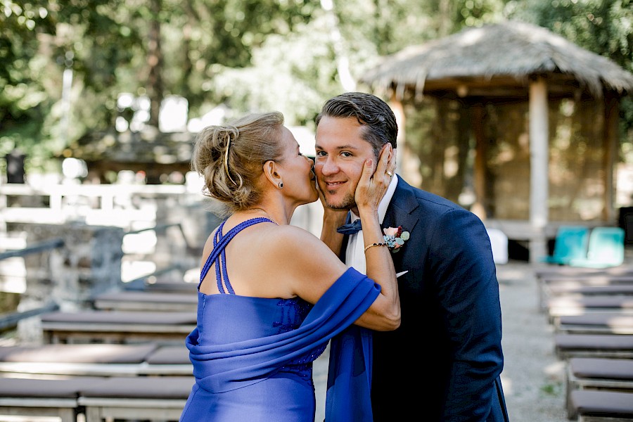 Katja Velmans Hochzeitsfotograf Düsseldorf – Auermühle in Ratingen_first