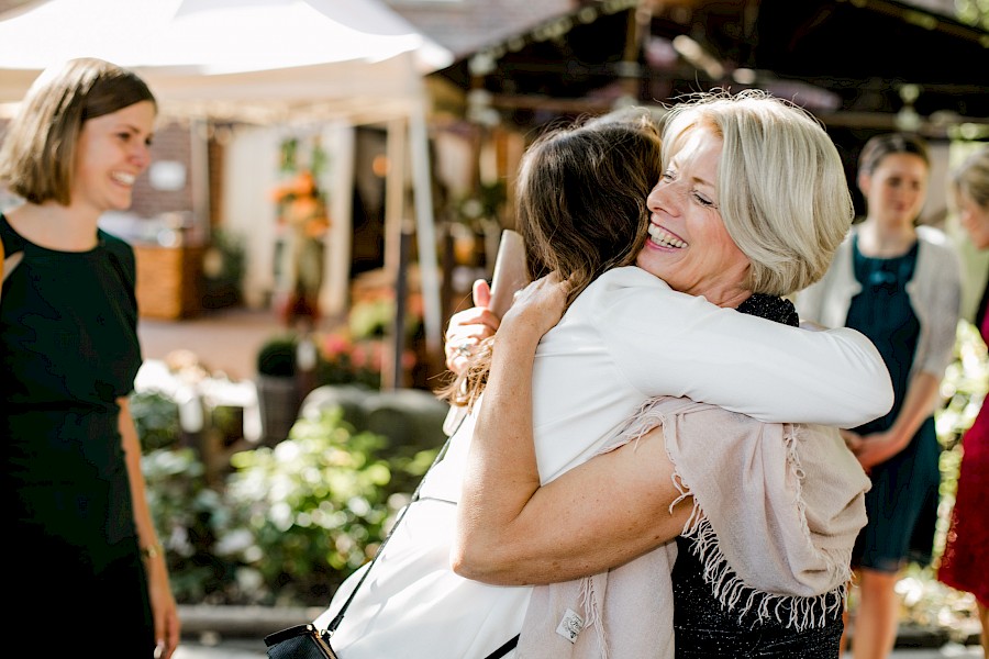 Katja Velmans Hochzeitsfotograf Düsseldorf – Auermühle in Ratingen_first