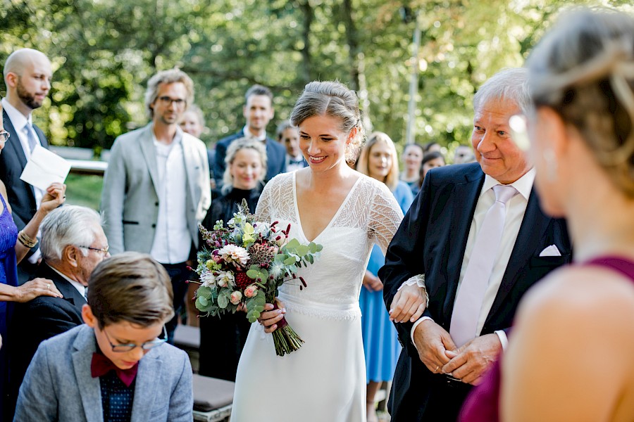 Katja Velmans Hochzeitsfotograf Düsseldorf – Auermühle in Ratingen_first