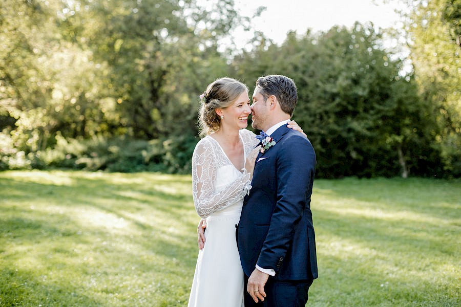 Katja Velmans Hochzeitsfotograf Düsseldorf – Auermühle in Ratingen_first