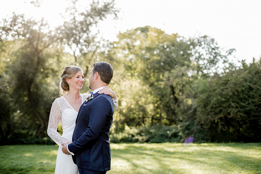Katja Velmans Hochzeitsfotograf Düsseldorf – Auermühle in Ratingen_first