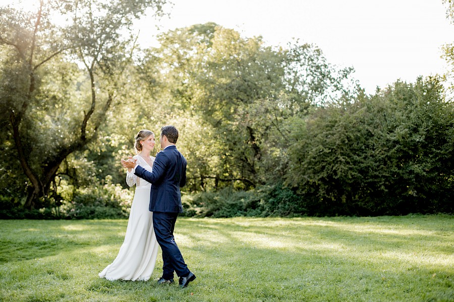 Katja Velmans Hochzeitsfotograf Düsseldorf – Auermühle in Ratingen_first