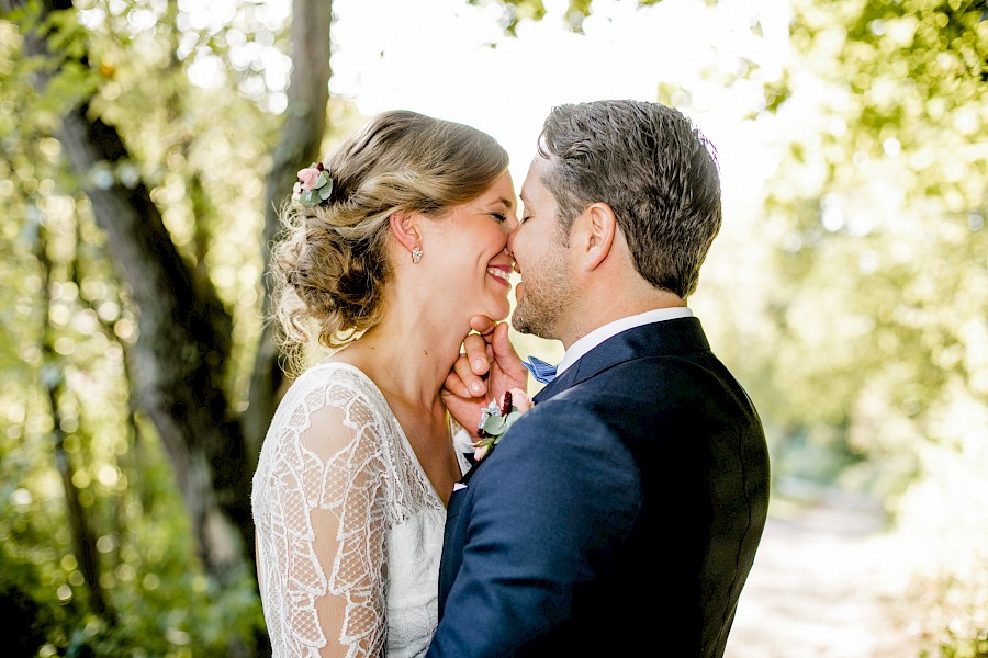 Katja Velmans Hochzeitsfotograf Düsseldorf – Auermühle in Ratingen_first