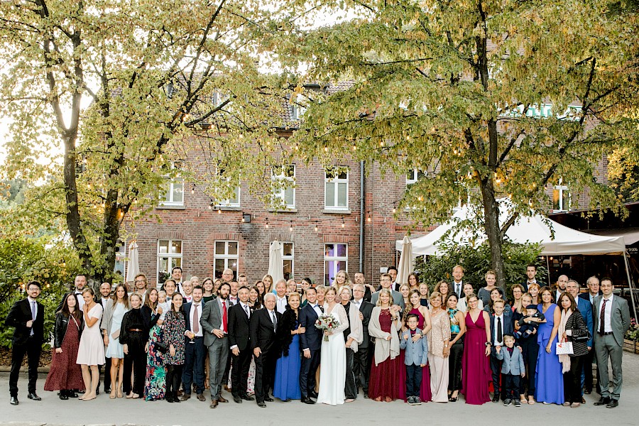 Katja Velmans Hochzeitsfotograf Düsseldorf – Auermühle in Ratingen_first