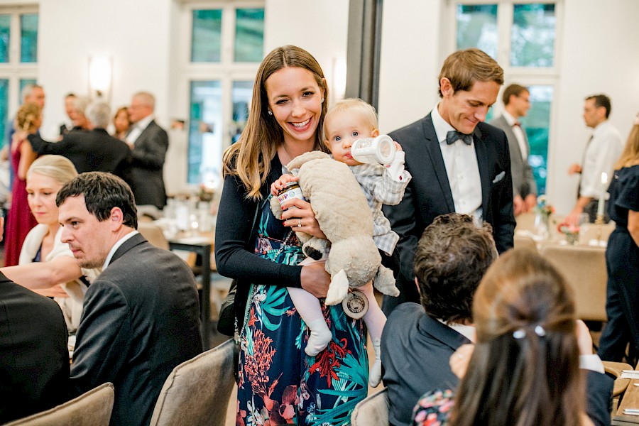 Katja Velmans Hochzeitsfotograf Düsseldorf – Auermühle in Ratingen_first