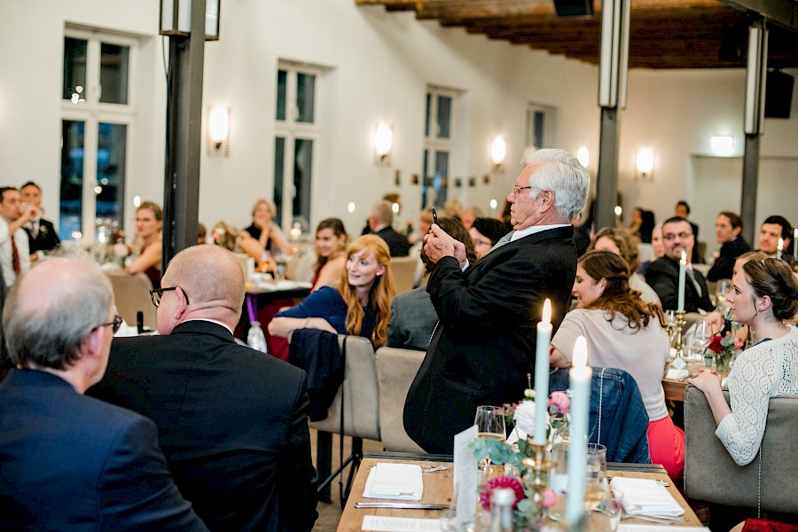 Katja Velmans Hochzeitsfotograf Düsseldorf – Auermühle in Ratingen_first