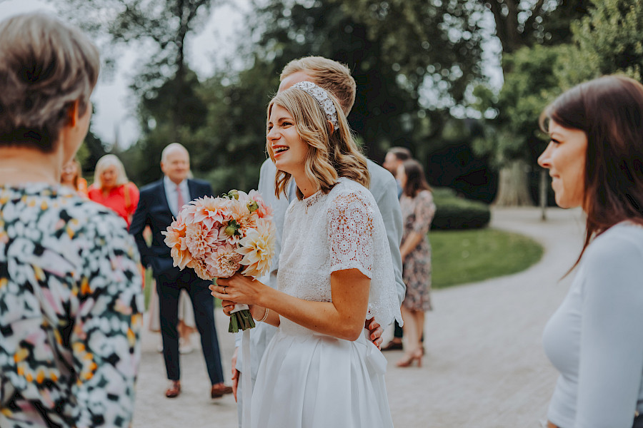 Katja Velmans Hochzeitsfotograf Düsseldorf – Standesamt und freie Trauung in der Auermühle