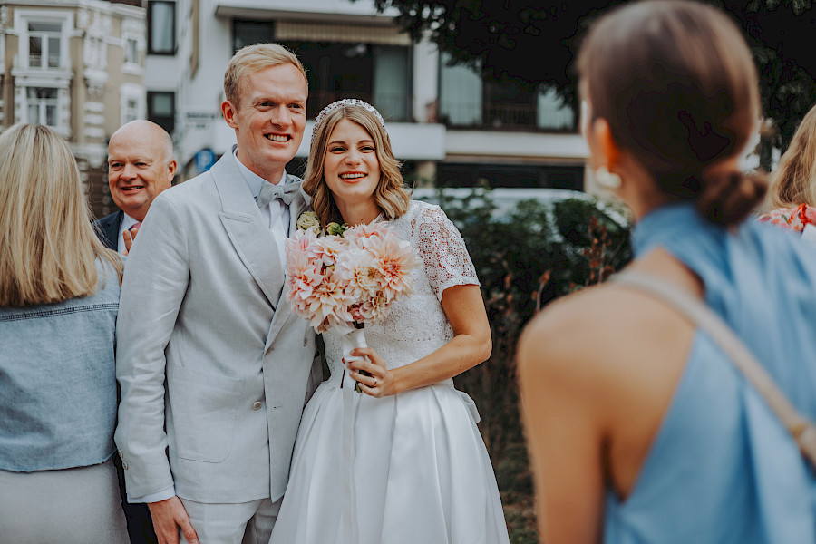 Katja Velmans Hochzeitsfotograf Düsseldorf – Standesamt und freie Trauung in der Auermühle
