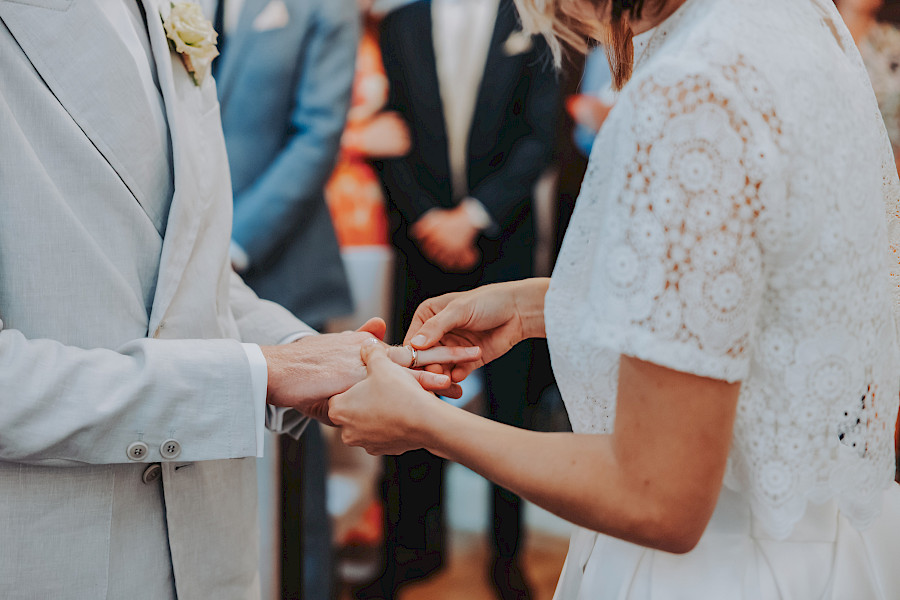 Katja Velmans Hochzeitsfotograf Düsseldorf – Standesamt und freie Trauung in der Auermühle