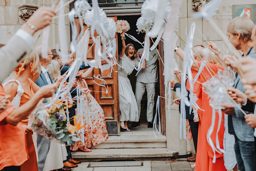 Katja Velmans Hochzeitsfotograf Düsseldorf – Standesamt und freie Trauung in der Auermühle