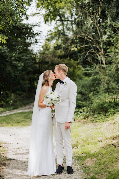Katja Velmans Hochzeitsfotograf Düsseldorf – Standesamt und freie Trauung in der Auermühle