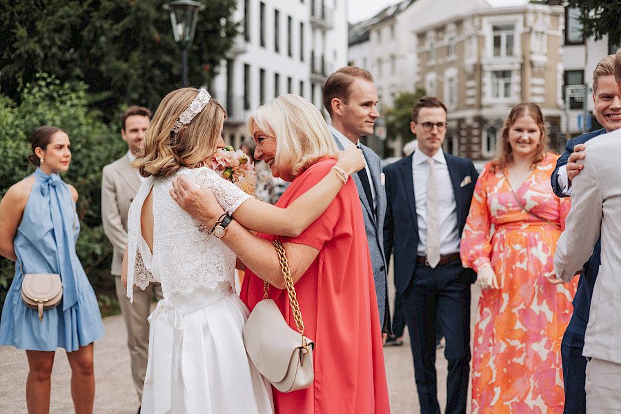 Katja Velmans Hochzeitsfotograf Düsseldorf – Standesamt und freie Trauung in der Auermühle