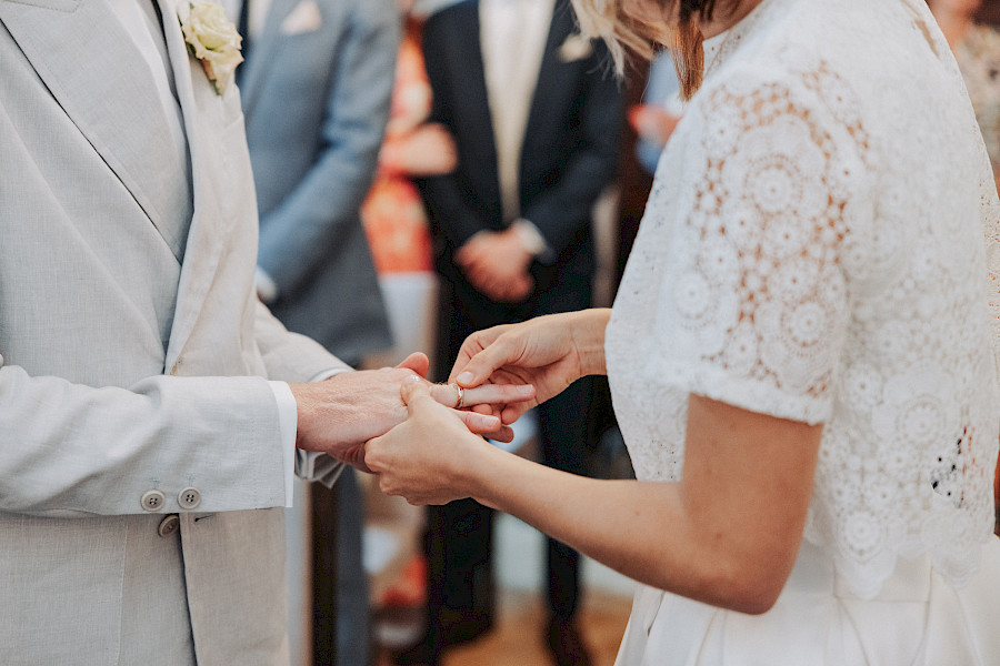 Katja Velmans Hochzeitsfotograf Düsseldorf – Standesamt und freie Trauung in der Auermühle