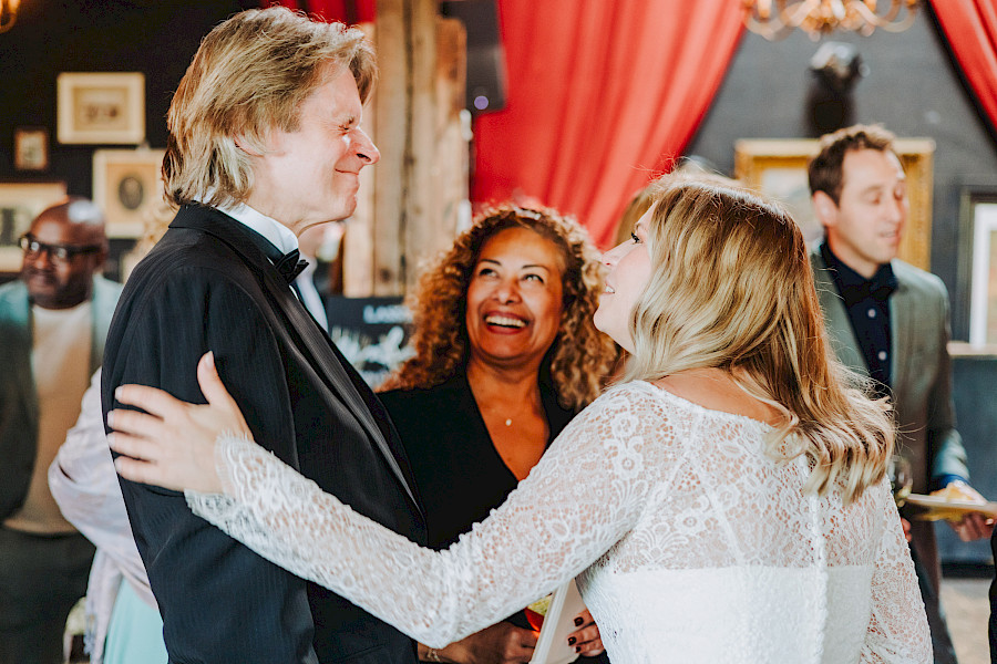 Katja Velmans Hochzeitsfotograf Düsseldorf – Freie Trauung im Gare du Neuss