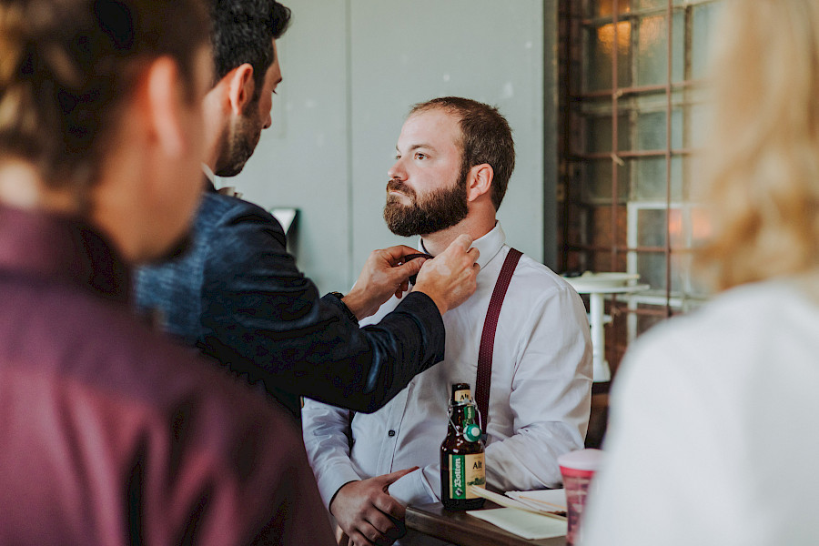Katja Velmans Hochzeitsfotograf Düsseldorf – Freie Trauung im Gare du Neuss