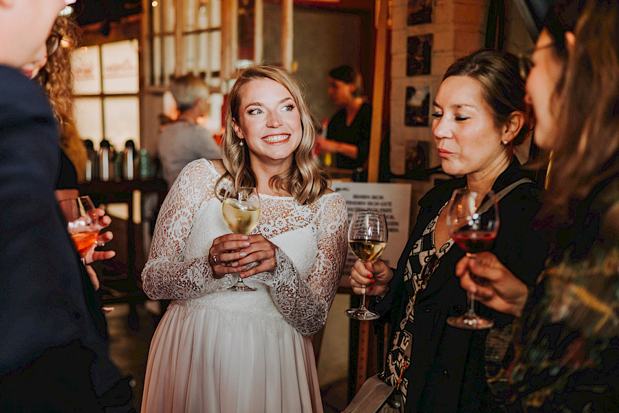 Katja Velmans Hochzeitsfotograf Düsseldorf – Freie Trauung im Gare du Neuss