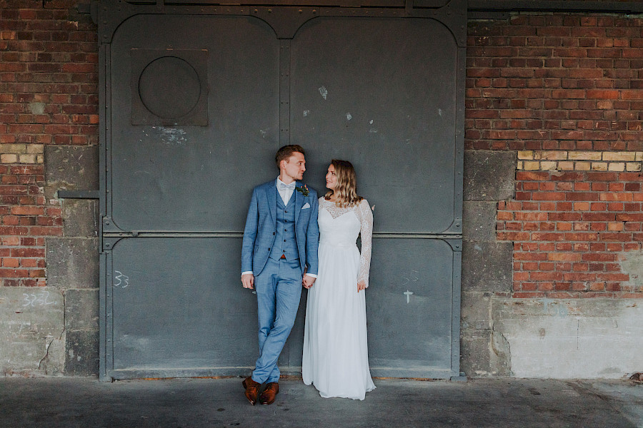 Katja Velmans Hochzeitsfotograf Düsseldorf – Freie Trauung im Gare du Neuss