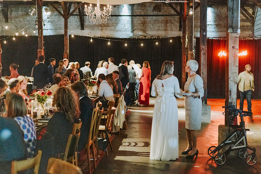 Katja Velmans Hochzeitsfotograf Düsseldorf – Freie Trauung im Gare du Neuss