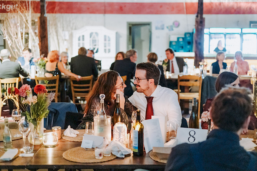 Katja Velmans Hochzeitsfotograf Düsseldorf – Freie Trauung im Gare du Neuss