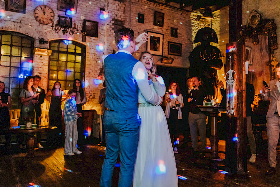 Katja Velmans Hochzeitsfotograf Düsseldorf – Freie Trauung im Gare du Neuss