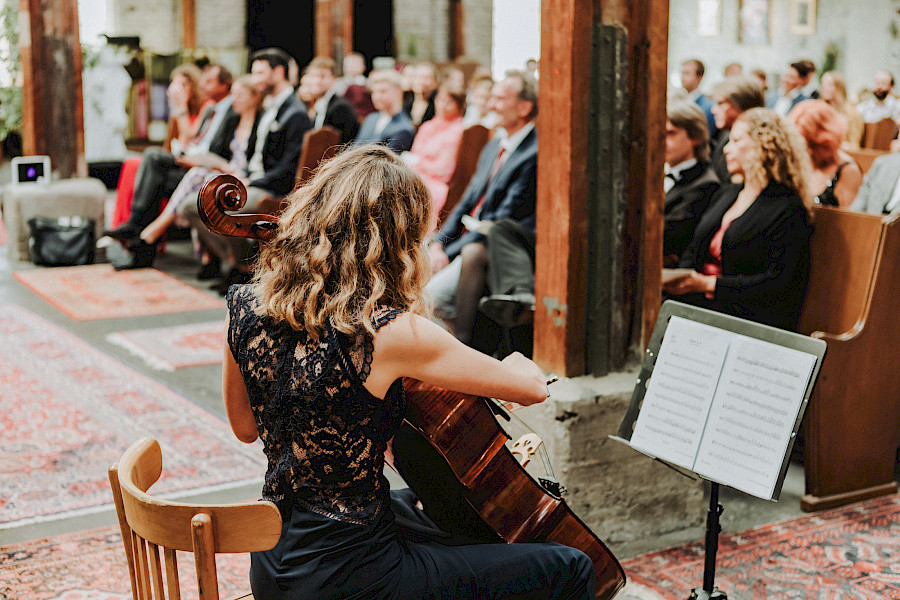 Katja Velmans Hochzeitsfotograf Düsseldorf – Freie Trauung im Gare du Neuss
