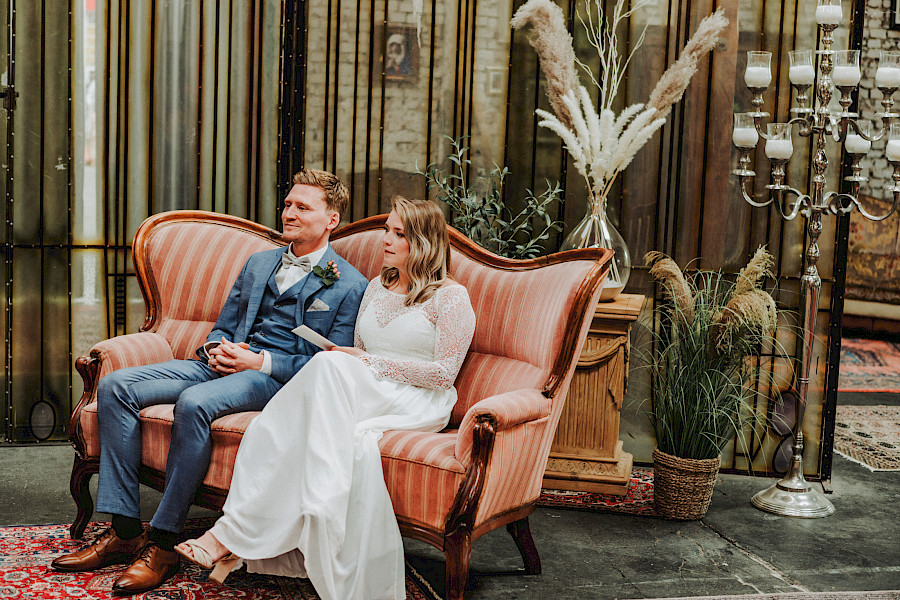 Katja Velmans Hochzeitsfotograf Düsseldorf – Freie Trauung im Gare du Neuss