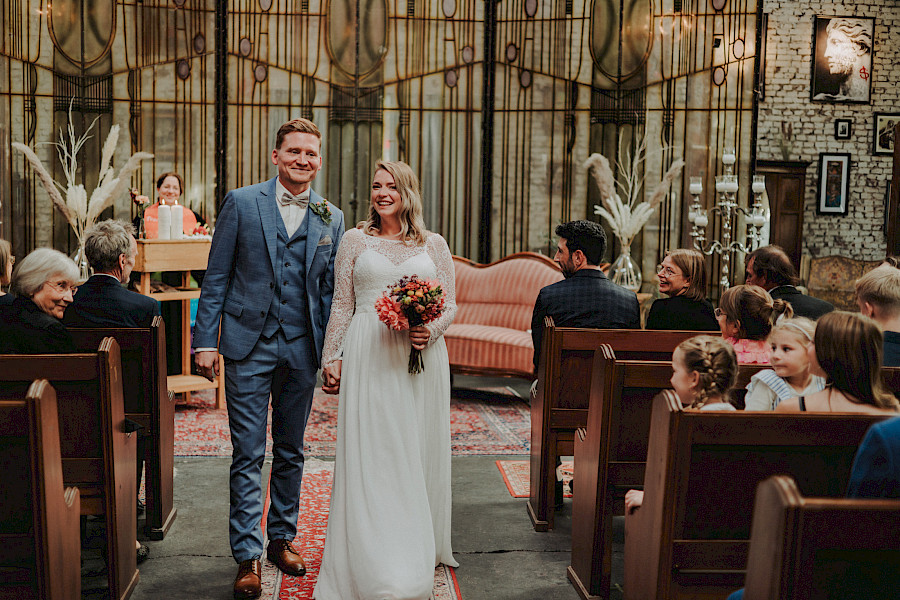 Katja Velmans Hochzeitsfotograf Düsseldorf – Freie Trauung im Gare du Neuss