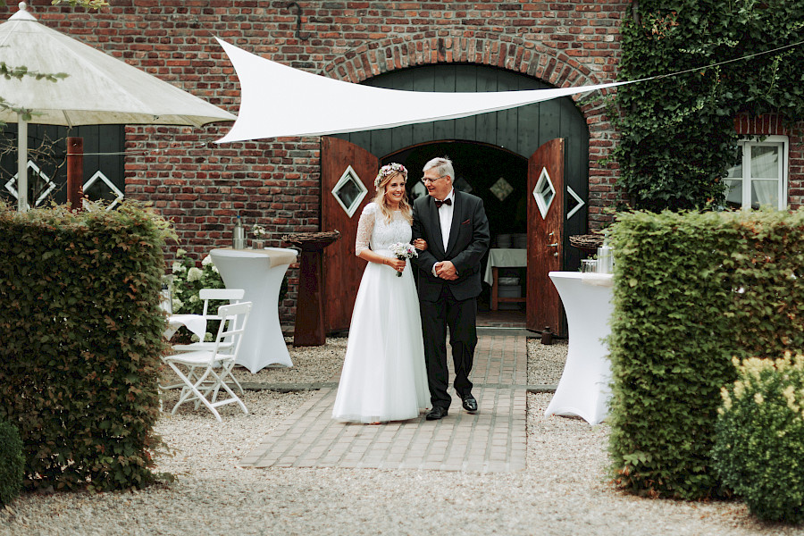 Katja Velmans Hochzeitsfotograf Düsseldorf – Freie Trauung auf dem Neimeshof in Kempen