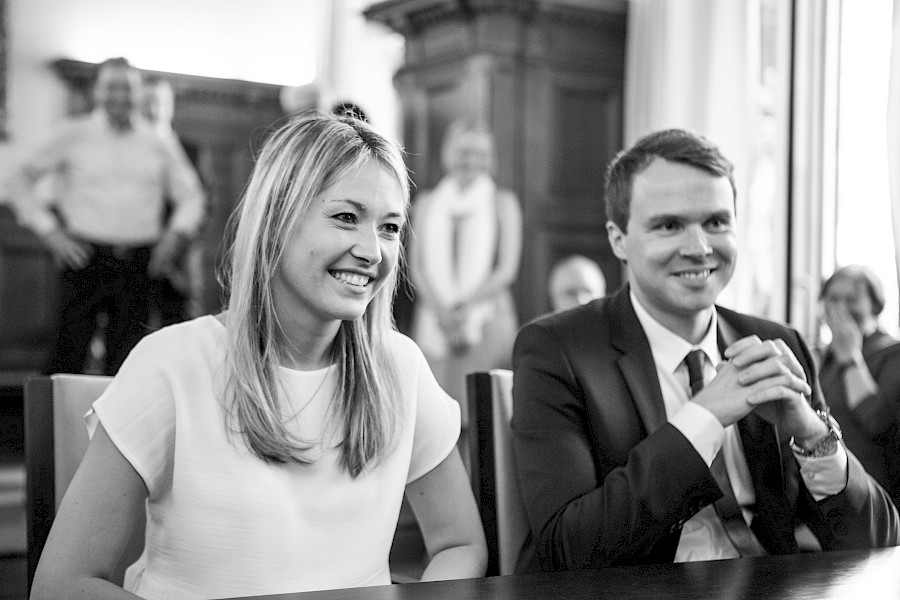 Katja Velmans Hochzeitsfotograf Düsseldorf – Franzi und Ben - Standesamtliche Trauung Düsseldorf Inselstraße