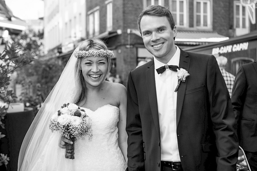 Katja Velmans Hochzeitsfotograf Düsseldorf – Kirchliche Trauung in der Altstadt und Hochzeitsfeier auf dem Nothenhof