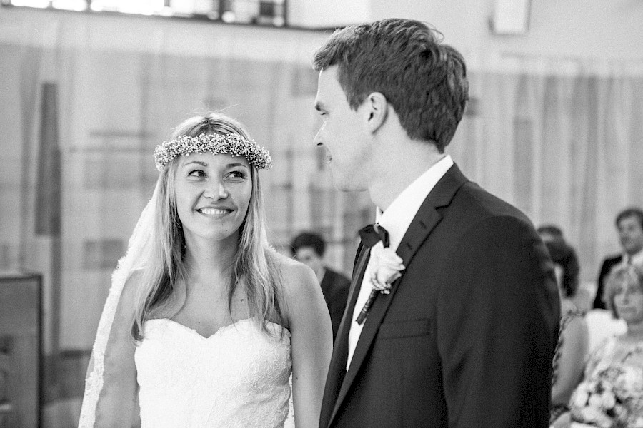 Katja Velmans Hochzeitsfotograf Düsseldorf – Kirchliche Trauung in der Altstadt und Hochzeitsfeier auf dem Nothenhof