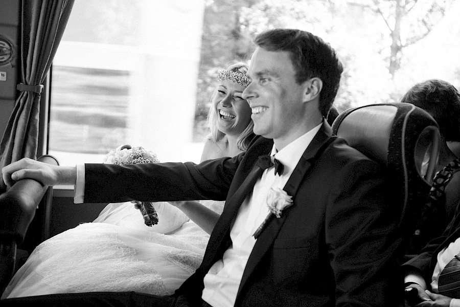 Katja Velmans Hochzeitsfotograf Düsseldorf – Kirchliche Trauung in der Altstadt und Hochzeitsfeier auf dem Nothenhof