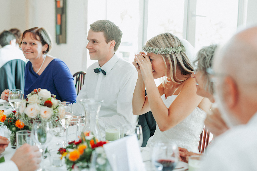 Katja Velmans Hochzeitsfotograf Düsseldorf – Kirchliche Trauung in der Altstadt und Hochzeitsfeier auf dem Nothenhof