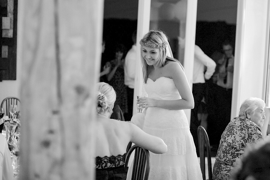 Katja Velmans Hochzeitsfotograf Düsseldorf – Kirchliche Trauung in der Altstadt und Hochzeitsfeier auf dem Nothenhof