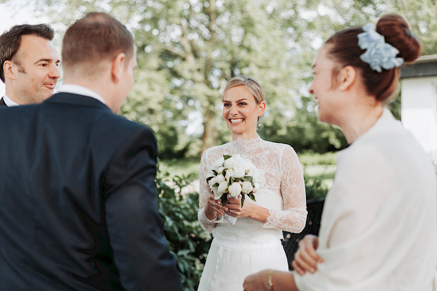 Katja Velmans Hochzeitsfotograf Düsseldorf – Freie Trauung im Landhaus Mönchenwerth