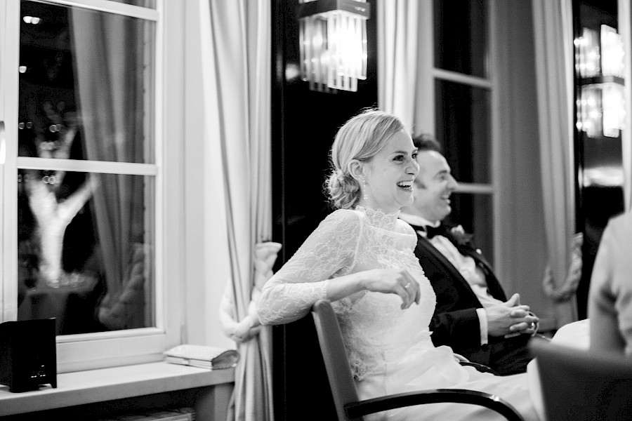 Katja Velmans Hochzeitsfotograf Düsseldorf – Freie Trauung im Landhaus Mönchenwerth