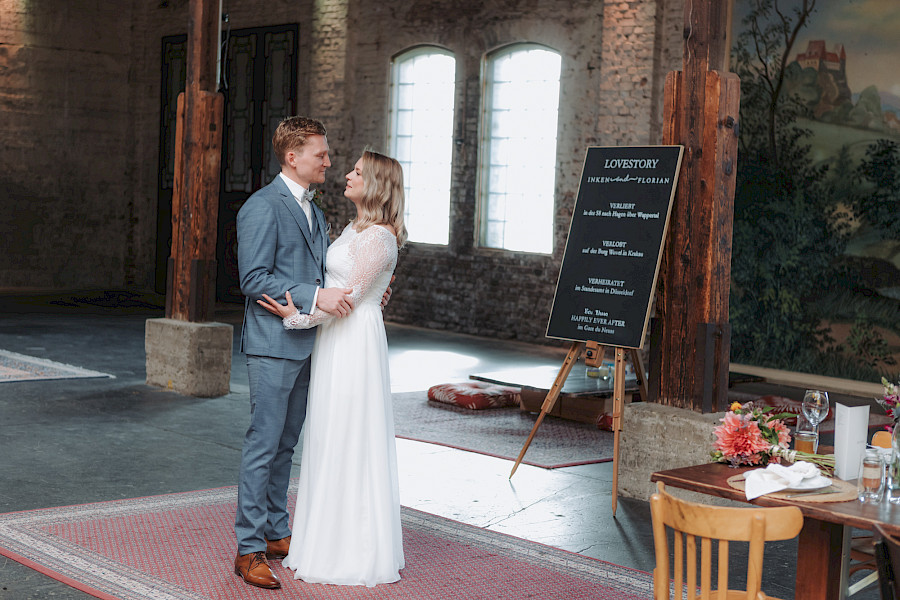 Katja Velmans Hochzeitsfotograf Düsseldorf – Imken und Florians kirchliche Trauung im Gare du Neuss