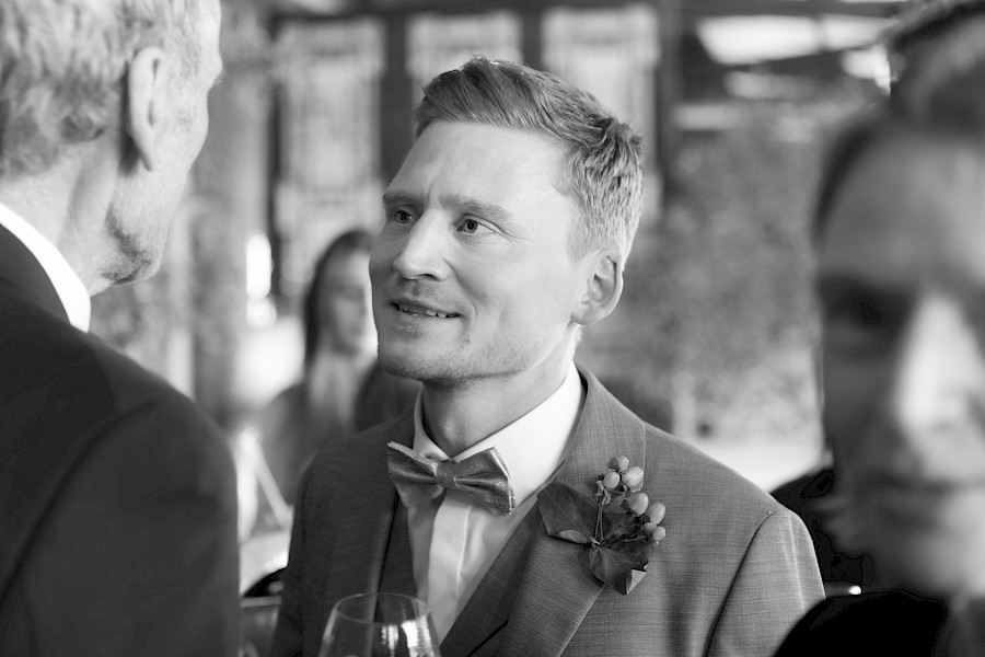 Katja Velmans Hochzeitsfotograf Düsseldorf – Imken und Florians kirchliche Trauung im Gare du Neuss